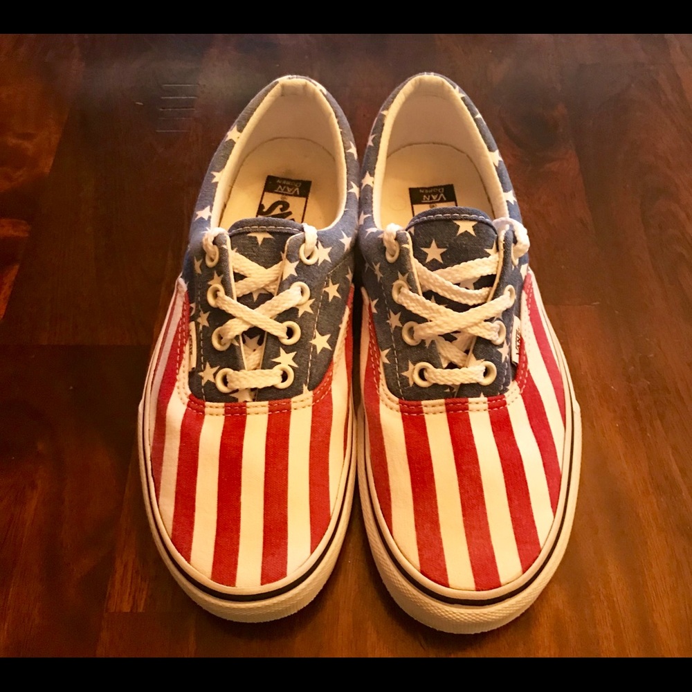 🇺🇸Men’s size 6 Vans American Flag kicks🇺🇸